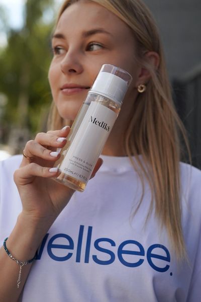 Тоник Medik8 Press & Glow Toner   MD13 фото