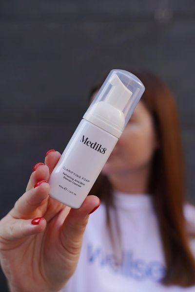 Пінка для очищення шкіри Medik8 Clarifying Foam (TRAVEL SIZE) MD72 фото