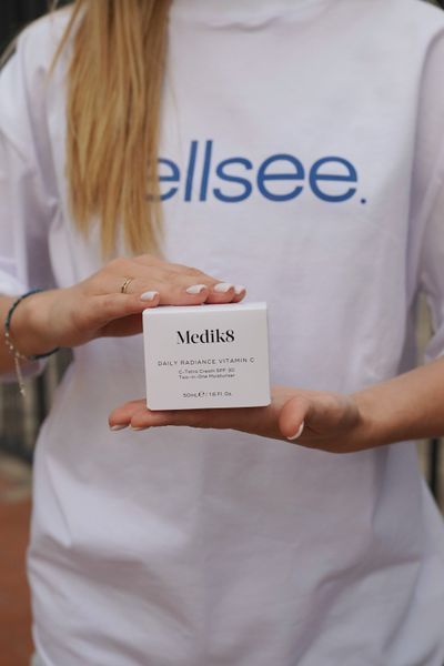 Зволожувальний крем Medik8 2-в-1 з вітаміном С та SPF 30 Daily Radiace Vitamin C MD22 фото