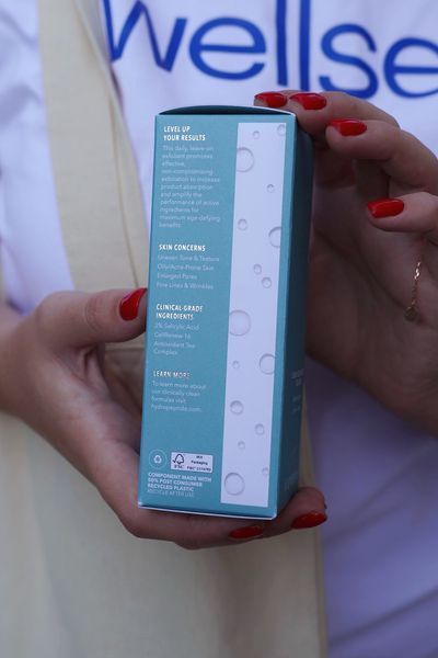 Ежедневный несмываемый лосьон Liquid Resurfacing Solution Hydropeptide HP19 фото
