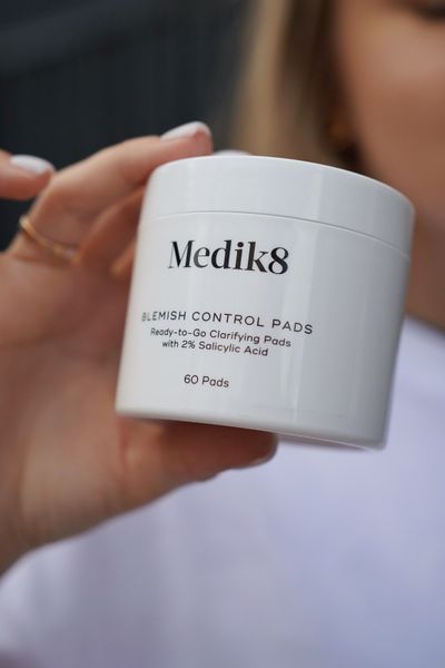 Blemish Control Pads Medik8 Безспиртові подушечки MD259 фото