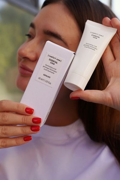 Essential Scrub &ndash; очищающий скраб Comfort Zone CZ19 фото